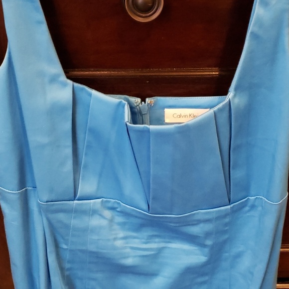 Dress - Picture 3 of 3